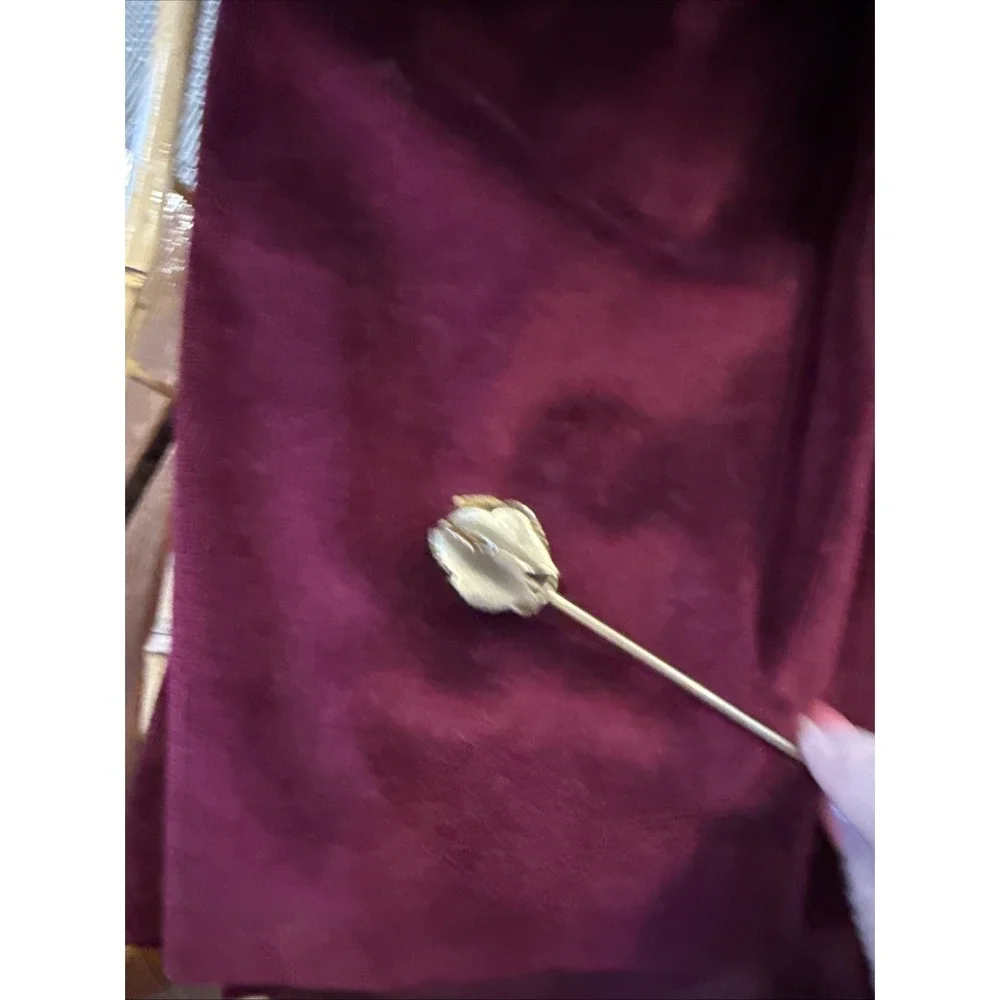Antique‎ Hatpin Brushed Gold Acanthus Leaves